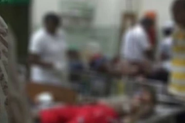 திடீரென திறந்தது சிற்றூர்தியின் கதவு! முன்பள்ளி சிறுமிக்கு நேர்ந்த கதி