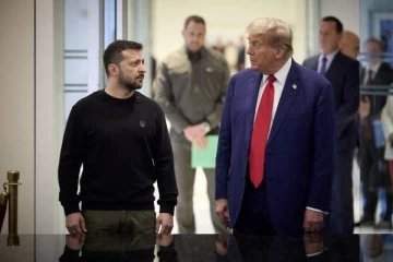 உக்ரைன் ஜனாதிபதியுடன் பேச்சுவார்த்தையில் ஈடுபட்ட ட்ரம்ப்