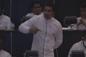 காகமாக இருப்பது பற்றி வெட்கப்படுகிறேன்:ரொஷான் ரணசிங்க