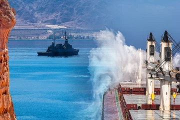 முற்றுகையின் முதல் நாளில் ஹோர்முஸ் நீரிணையை கடந்து செல்லாத கப்பல்கள் : அமெரிக்க பாதுகாப்புத்துறை அறிவிப்பு