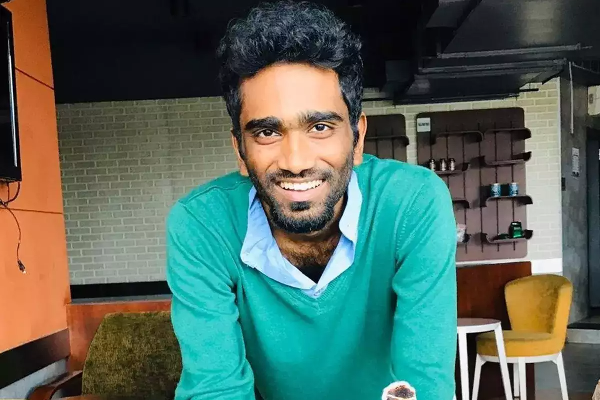 விஜய்யிடம் கதை கூறியுள்ள சூப்பர் ஹிட் திரைப்படத்தின் இளம் இயக்குநர்! வருங்கால கூட்டணி | Young Director To Team Up Vijay