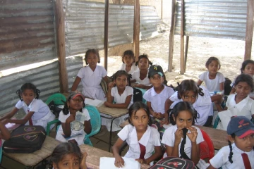 பிள்ளைகளின் பாதணி வவுச்சரை தந்தை செய்த மோசம்!