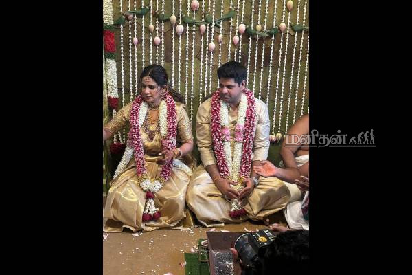 மீண்டும் மணப்பெண்ணான வாரிசு பட நடிகை.. மாலையுடன் வெளியான படம் | Bigg Boss Samyuktha Shan 2Nd Marriage Photos மீண்டும் மணப்பெண்ணான வாரிசு பட நடிகை.. மாலையுடன் வெளியான படம் | Bigg Boss Samyuktha Shan 2Nd Marriage Photos