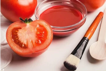 சரும பிரச்சனைகளுக்கு தீர்வு தரும் தக்காளி மஞ்சள்