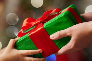 வெளிநாட்டு பரிசுப் பொருள் மோசடி ; யாழ்ப்பாணத்தில் பிடிபட்ட நபர்