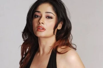 ரேட் பேசி காசு கொடுத்த நபர்களை ஏமாற்றும் விக்ரம் பட நடிகை! அதிர்ச்சியில் ரசிகர்கள்..