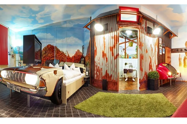 Jaguar காருக்குள் தூங்கலாம்: ஜேர்மன் ஹொட்டல் ஒன்றின் வித்தியாசமான முயற்சி | Jaguar To Jeep Motor Themed Hotel In Germany Jaguar காருக்குள் தூங்கலாம்: ஜேர்மன் ஹொட்டல் ஒன்றின் வித்தியாசமான முயற்சி | Jaguar To Jeep Motor Themed Hotel In Germany