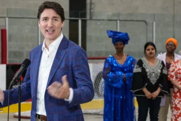 பதவி விலகுவோம்: ட்ரூடோ தலைவராக நீடிப்பதற்கு கட்சிக்குள் எதிர்ப்பு