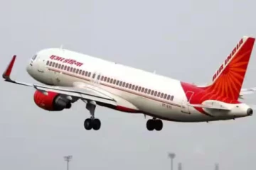 விமானத்தில் பயணி மீது சிறுநீர் கழித்த நபரால் பரபரப்பு