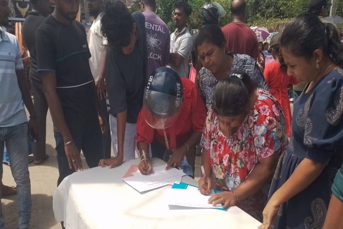 அனோஜனின் விடுதலைக்காக கையெழுத்து சேகரிப்பு | Collecting Signatures For Anojan S Release அனோஜனின் விடுதலைக்காக கையெழுத்து சேகரிப்பு | Collecting Signatures For Anojan S Release