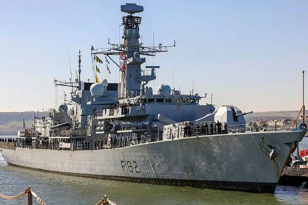 ஆபத்தான STRATUS ஏவுகணைகளுடன்... ரஷ்ய நீர்மூழ்கிகளை வேட்டையாடும் பிரித்தானியக் கடற்படை | Royal Navy Hunting Russian Submarines