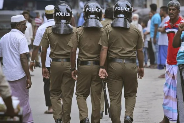 மனைவியை கொடூரமாக கொலை செய்து விட்டு தப்பிச்சென்ற கணவன்! | Murder Police Investigating Srilanka