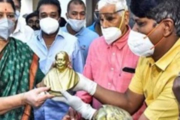 சசிகலாவுக்கு கோவிலில் ரகசிய பூஜை நடத்திய அமைச்சர்: யார் அவர்?