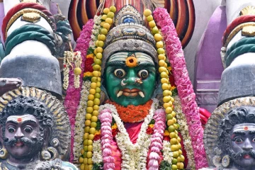 தவறு செய்பவர்களை நடுங்க வைக்கும் மடப்புரம் பத்ரகாளி அம்மன்