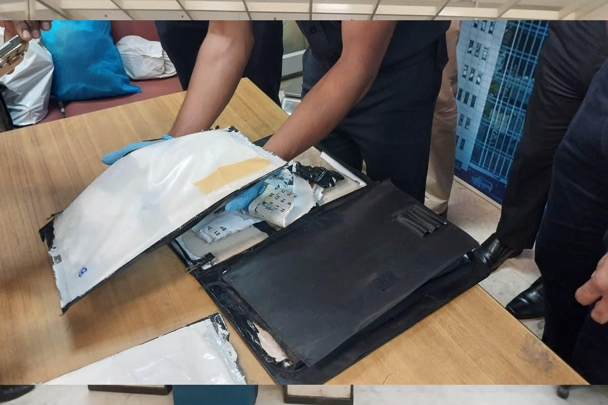 ஆபத்தான பொருளுடன் இந்தியப் புவியியலாளர் இலங்கையில் கைது | Cocaine Indian Geographer Arrested In Sri Lanka