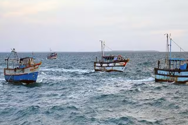 இந்திய மீனவர்கள் அத்துமீறல் - வன்முறையை கையில் எடுக்க வேண்டி வரும் : தாயக மீனவர்கள்! | India Fisherman Problem Press Meet Mullai Today