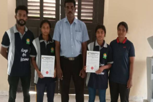 யாழில் இடம்பெற்ற போட்டியில் சாதனை படைத்த வவுனியா மாணவிகள்! | Vavuniya Students Set Record Competition Jaffna