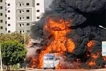 விபத்துக்குள்ளான லாரியில் டீசல் சேகரிக்கச் சென்ற 9 பேர் பரிதாப மரணம்