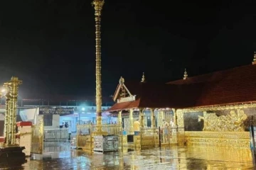 கேரளாவில் கடும் மழை..வெள்ள பெருக்கு பக்தர்கள் சபரிமலை கோவிலுக்கு வரத் தடை