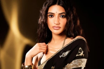 ஸ்ரீலீலா சேலையில் அழகிய போஸ்