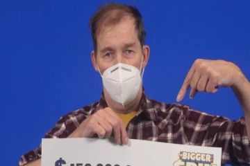 கனடாவில் இரண்டு தடவைகள் லொத்தர் சீட்டிலுப்பில் பரிசு வென்ற நபர்!