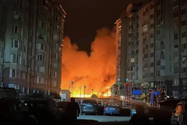 ஜெலென்ஸ்கி வெளியிட்ட ஒற்றைப் புகைப்படம்... அம்பலமான ரஷ்யாவின் பொய் | Zelensky Appears Warzone Town ஜெலென்ஸ்கி வெளியிட்ட ஒற்றைப் புகைப்படம்... அம்பலமான ரஷ்யாவின் பொய் | Zelensky Appears Warzone Town