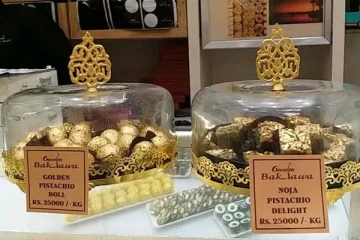 களைகட்டும் தீபாவளி: ஒரு கிலோ ஸ்வீட் 25 ஆயிரம்! அப்படியென்ன ஸ்பெஷல்