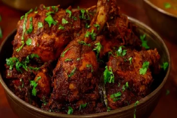 காரசாரமான பெப்பர் சிக்கன் வறுவல் எப்படி செய்யலாம்? ரெசிபி இதோ