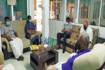 கிளிநொச்சி ஆடைத் தொழிற்சாலைகளை தற்காலிகமாக மூட உரிமையாளர்கள் இணக்கம்!