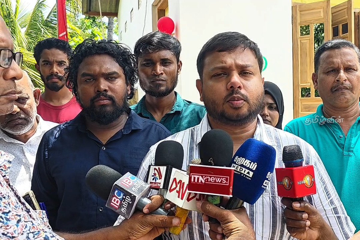 திருகோணமலையில் நூற்றுக்கணக்கான வீடுகள் கைவிடப்பட்ட நிலையில்! அரச நிதி துஷ்பிரயோகம் குறித்து விசாரணை - பிரதி அமைச்சர் | Inquiry Begins Deputy Minister திருகோணமலையில் நூற்றுக்கணக்கான வீடுகள் கைவிடப்பட்ட நிலையில்! அரச நிதி துஷ்பிரயோகம் குறித்து விசாரணை - பிரதி அமைச்சர் | Inquiry Begins Deputy Minister