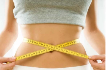 வயிற்றில் தொப்பையைக் குறைக்க அதிக சிரமமா? இந்த பழங்களை மட்டம் சாப்பிடுங்க