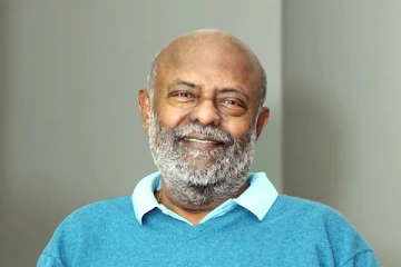 2023ல் முகேஷ் அம்பானியை விட ரூ.5000 கோடி அதிகம் சம்பாதித்த Hcl Shiv Nadar., இந்தியாவில் முதலிடம்