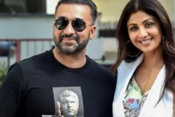 அரசியல்வாதிகள் ஆபாச படம் பாக்குறாங்க.."  கைதான ராஜ் குந்த்ரா சர்ச்சை ட்வீட்