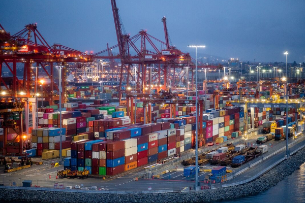 கனடிய துறைமுகப் பணியாளர்களின் போராட்டம் முடிவுக்கு ... | B C Port Strike Ending 13 Day Work Stoppage