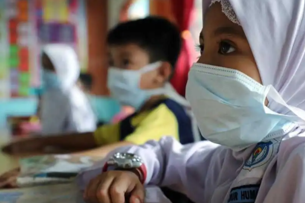 மலேசியாவில் 6000 பாடசாலைகளை மூடிய influenza | Influenza Closes 6 000 Schools In Malaysia
