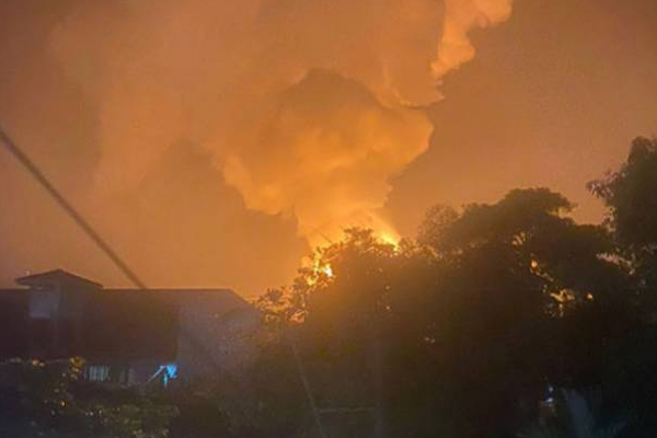 ஹோமாகம இரசாயன தொழிற்சாலை ஒன்றில் தீ விபத்து! | Fire Accident In A Chemical Factory Homagama