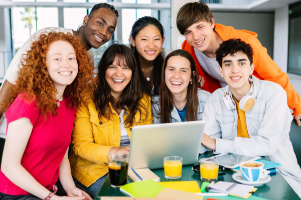 மாணவர்களுக்கான புகழ்பெற்ற மாணவர்களுக்கான புகழ்பெற்ற