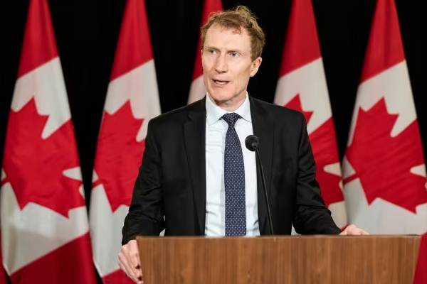 கனடாவில் மாணவர்களின் எண்ணிக்கை கட்டுப்படுத்த தீர்மானம் | Decision Making In Canada Decisions To Be Made