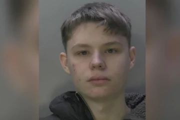 பல குழந்தைகளை பலாத்காரம் செய்த 18 வயது பராமரிப்பு ஊழியர் ; அதிரடி காட்டிய நீதிமன்றம்