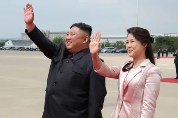 5 மாதங்கள் கழித்து வெளி உலகிற்கு வந்த கிம் ஜாங் உன் மனைவி!