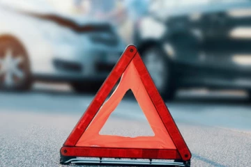 திருகோணமலையில் இடம்பெற்ற வாகன விபத்தில் மூன்று பேர் படுகாயம்