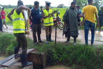 கிளிநொச்சியில் இரண்டு பிள்ளைகளின் தந்தையொருவர் கொடூரமாக வெட்டிக்கொலை (VIDEO)