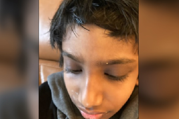 மாணவனின் தலை முடியை கத்தரித்த பாடசாலை: கோபத்தில் பெற்றோர் | School Cuts Hair Child Parents Demand Answers