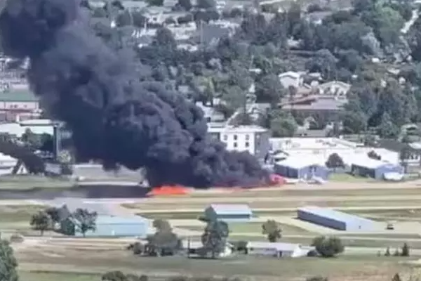 அமெரிக்காவில் தரையிறங்கும் போது விபத்தில் சிக்கிய விமானம் | Plane Crashes Aircraft Landing Montana Airport