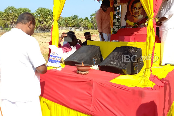 அன்னை பூபதி நினைவிடத்தில் தமிழ்த்தேசிய மக்கள் முன்னணியினருக்கு நினைவேந்த அனுமதி மறுப்பு! | Batticaloa Annai Poopathy Eastern Tnpf Gajendran