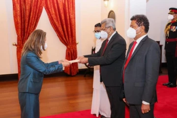 இலங்கைக்கான புதிய அமெரிக்க தூதுவர் நற்சான்றிதழ்களை கையளித்தார்!