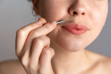 தேன் + எலுமிச்சை இருந்தால் போதும்; ஒரே நாளில் வலியில்லாமல் தேவையற்ற முடியை நீக்கலாம்