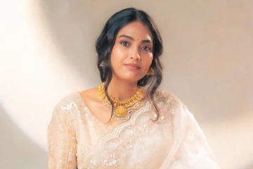 பிக் பாஸ் பவித்ரா ஜனனி அழகிய போட்டோஷூட்