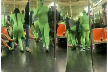 அமெரிக்காவில் சாத்தான் வேடத்தில் வந்து ரயிலில் கொள்ளையடித்த பெண்கள்