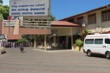 மன்னார் மாவட்ட பொது வைத்தியசாலையின் நோயாளர் விடுதிக்கு தற்காலிகமாக பூட்டு!